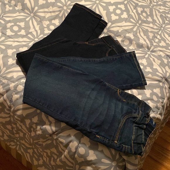 Bundle of 2 Old Navy jeans Girls - Picture 2 of 5